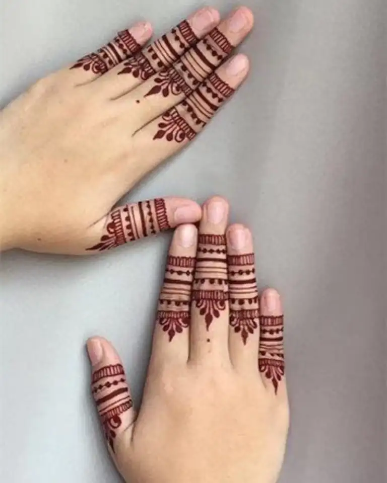 simple finger mehndi design